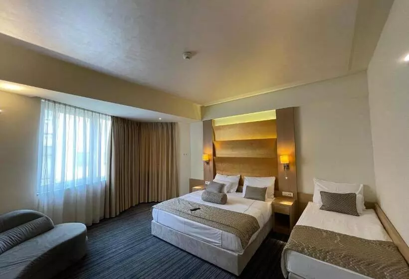 اتاق لوکس سه تخته, Spa Hotel Terme