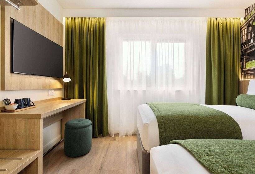 Семейный Номер, Super 8 By Wyndham Chester East