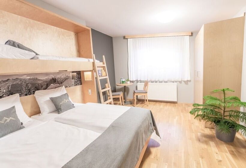 Номер Стандарт Трехместный, Jufa Hotel Montafon