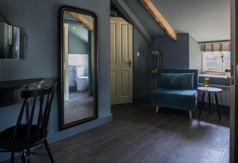 חדר משפחתי דלוקס, Seven Stars Penryn