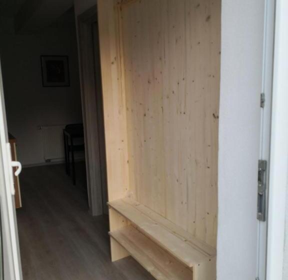 آپارتمان 1 خوابه همکف, Apartma Alja