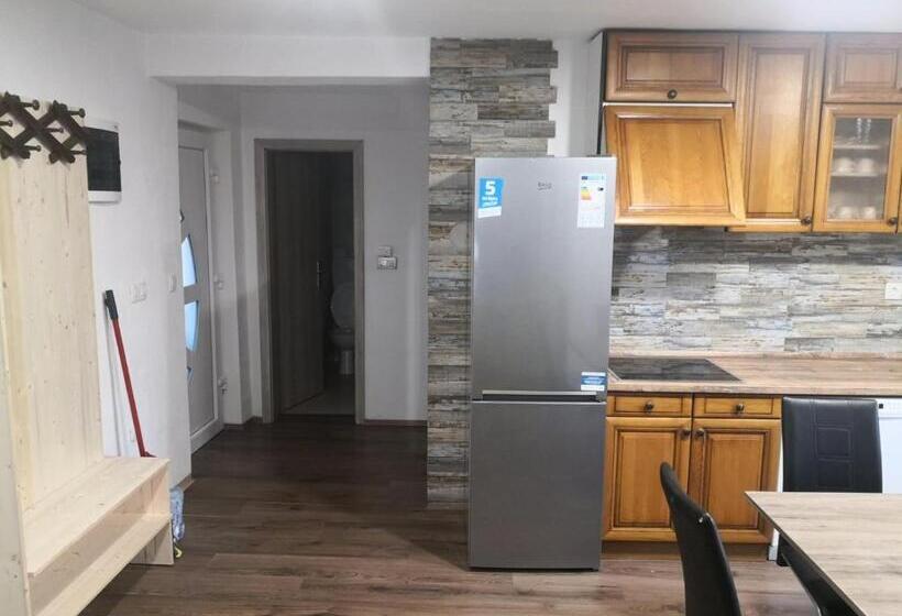 آپارتمان 1 خوابه با چشم‌انداز, Apartma Alja