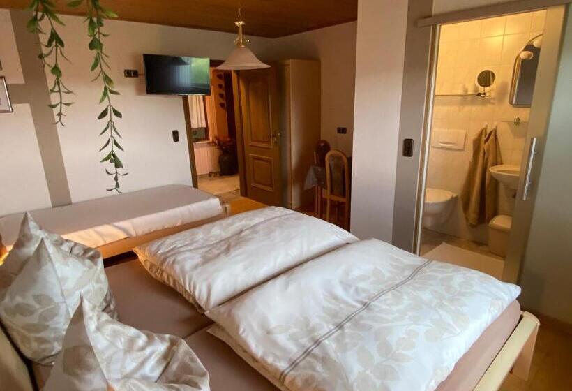 חדר סטנדרט נוף לגינה, Pension Görgen