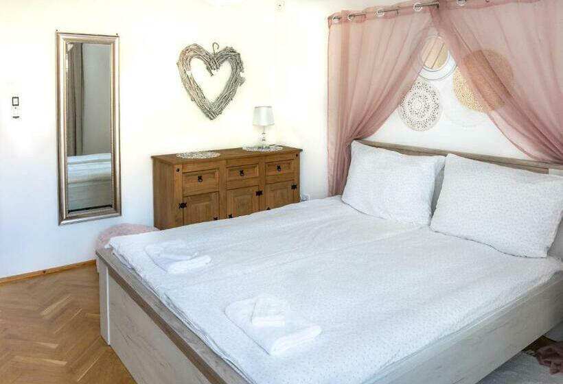 اتاق استاندارد, Zen House