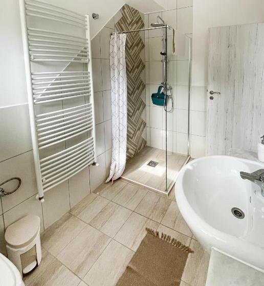 اتاق لوکس, Zen House