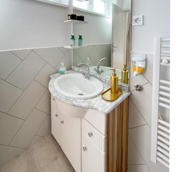 اتاق لوکس, Zen House