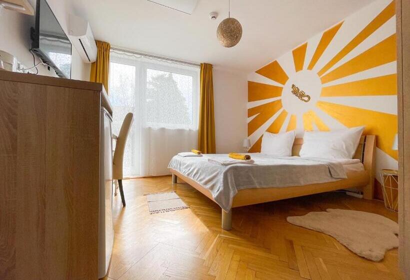 اتاق لوکس, Zen House