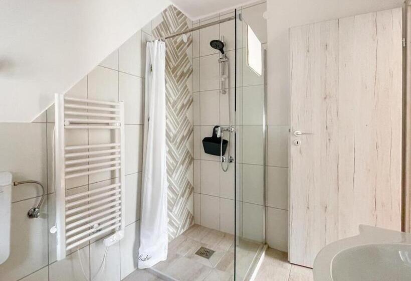 اتاق لوکس, Zen House