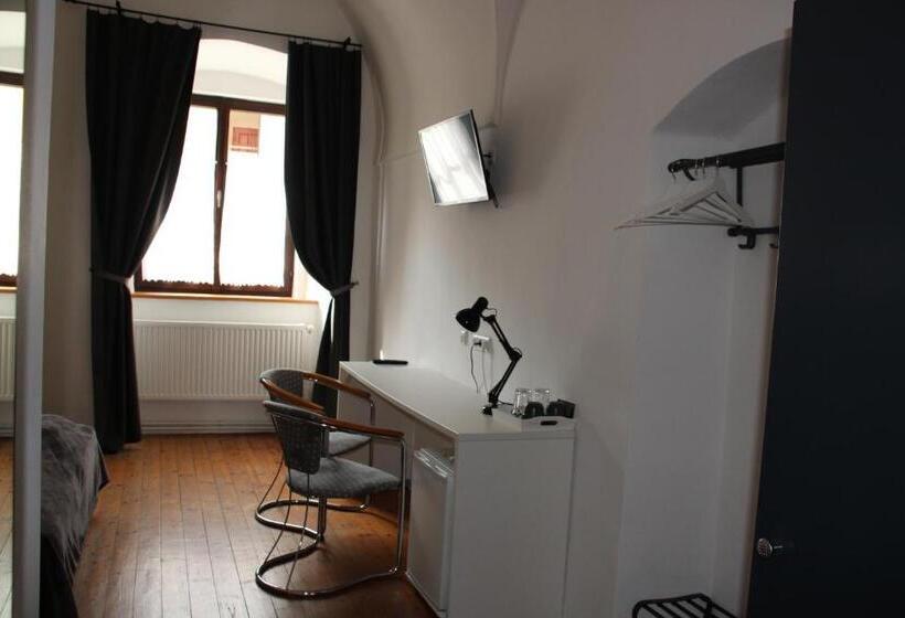 Номер Стандарт, Im Stift Neuberg