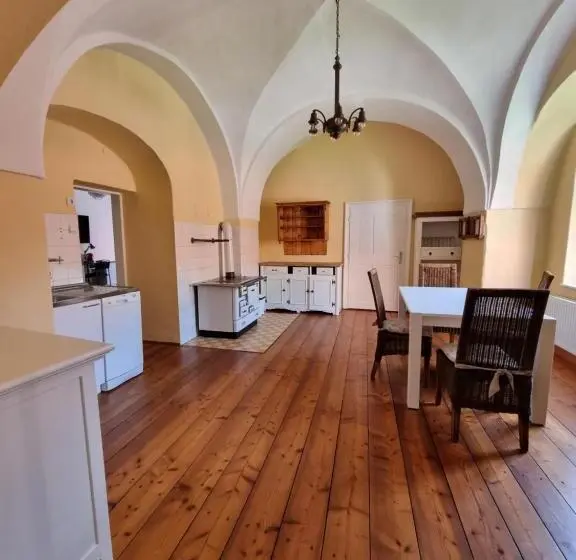 ２ベッドルームアパートメント, Im Stift Neuberg
