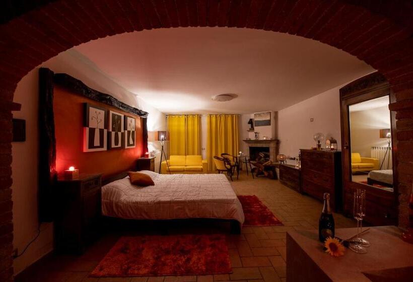Люкс Повышенной Комфортности, Dolce Farnetta En Suite Spa & Yoga