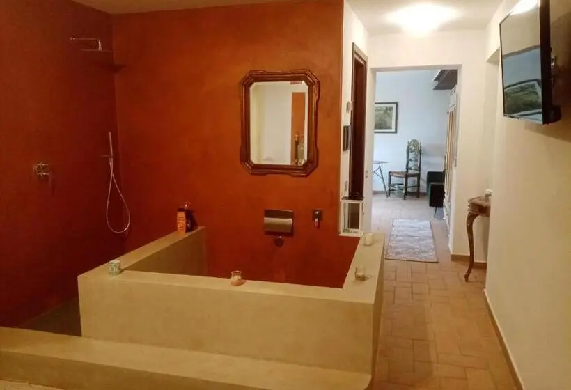 スイート, Dolce Farnetta En Suite Spa & Yoga