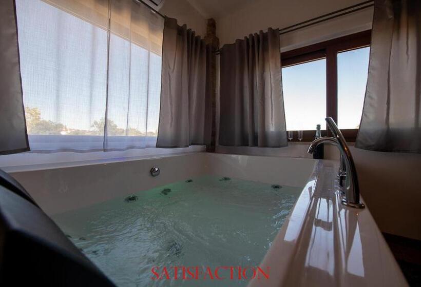 Люкс Кровать Кинг, Dolce Farnetta En Suite Spa & Yoga