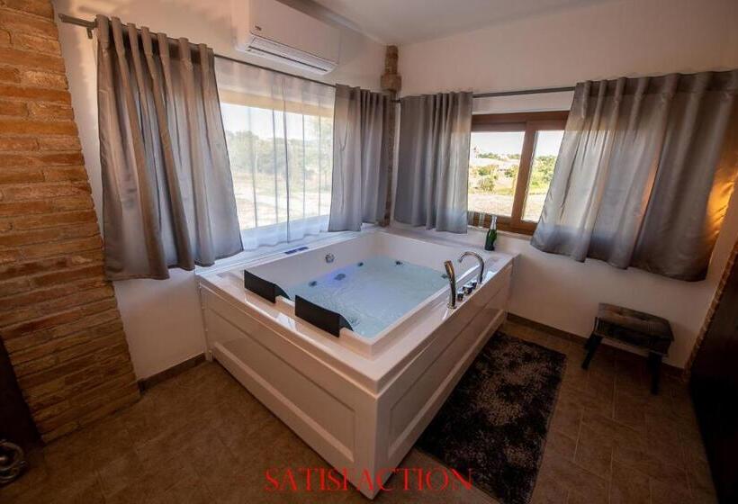 Люкс Кровать Кинг, Dolce Farnetta En Suite Spa & Yoga
