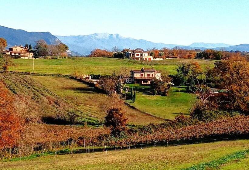 מיטת קינג בסוויטה, Dolce Farnetta En Suite Spa & Yoga