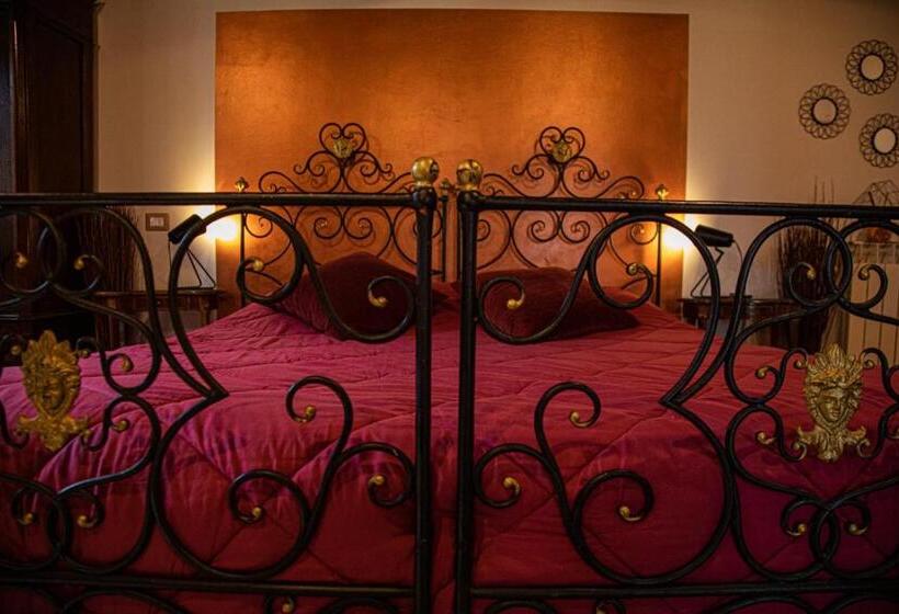 מיטת קינג בסוויטה, Dolce Farnetta En Suite Spa & Yoga