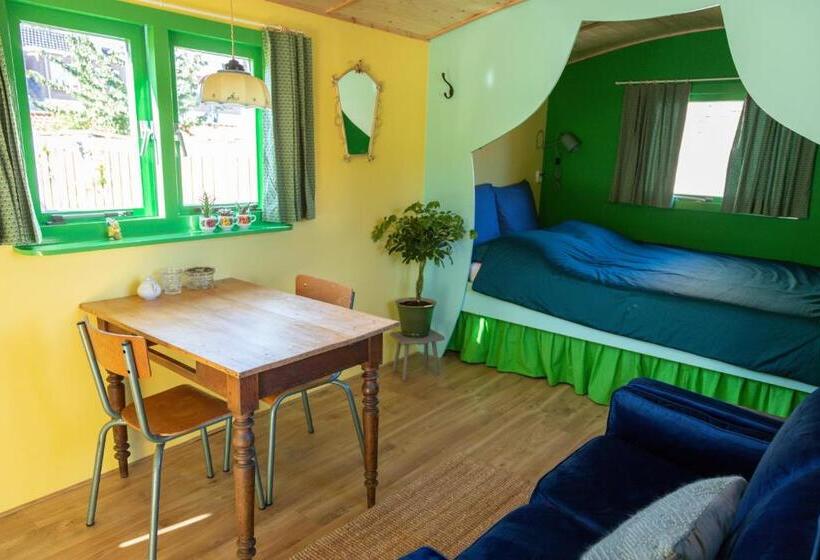 اتاق استاندارد با چشم‌انداز باغ, Shanti B&b