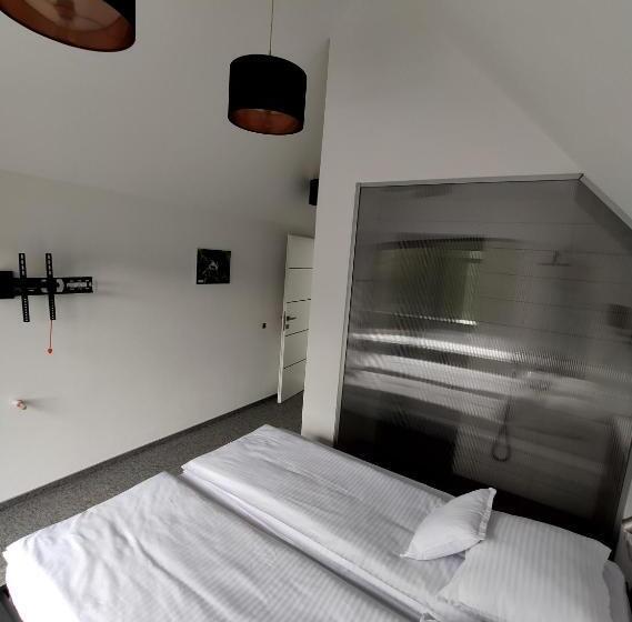 Номер Стандарт Внутренний, 4 Seasons   House
