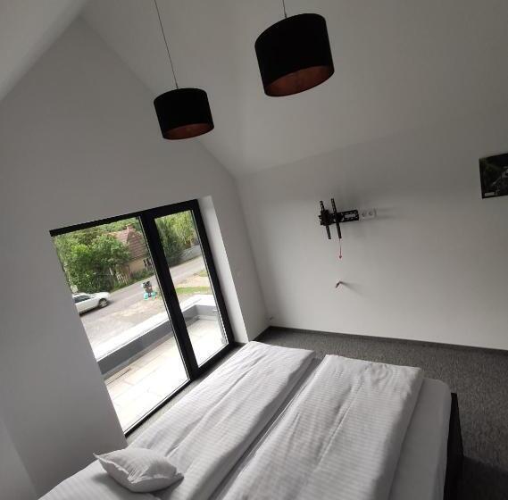 Номер Стандарт Внутренний, 4 Seasons   House