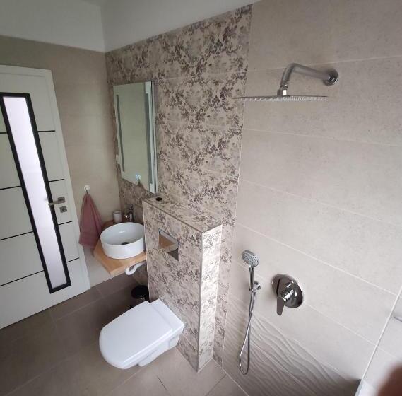 Номер Стандарт, 4 Seasons   House