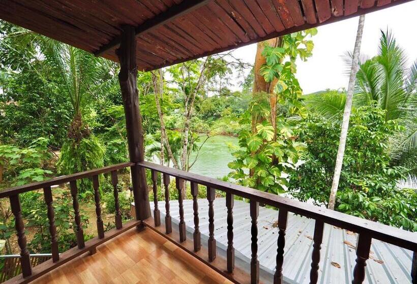 Номер Deluxe с Балконом, Baan Pak Rim Kuaen Resort