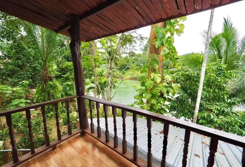 バルコニー付きデラックスルーム, Baan Pak Rim Kuaen Resort