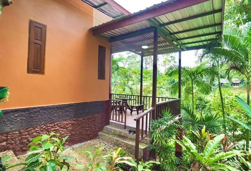 バルコニー付きデラックスルーム, Baan Pak Rim Kuaen Resort