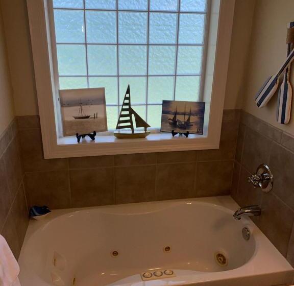 בית, 2 חדרי שינה, Condo W Pool Near Beaches, Dining, Shopping, Etc