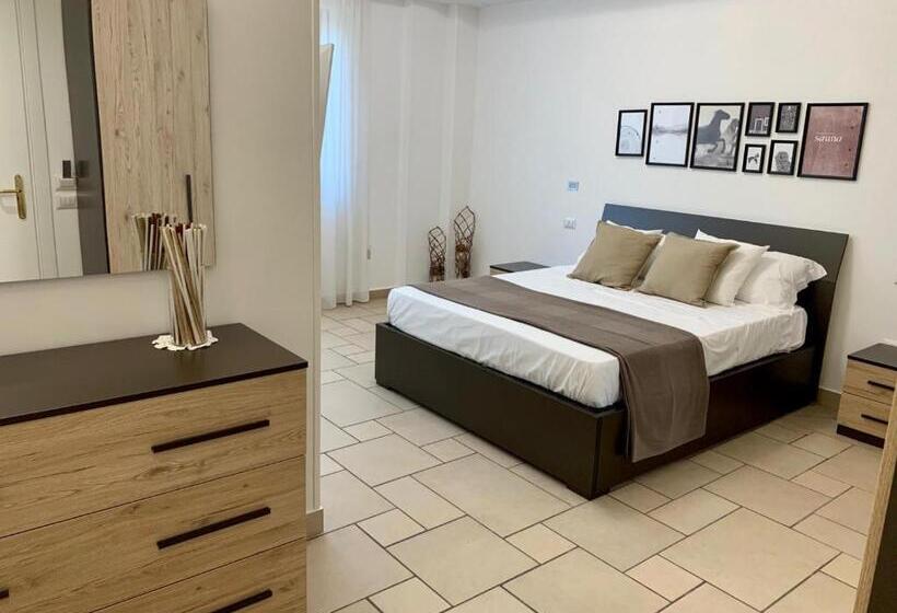 اتاق لوکس سه تخته, Torre Dei Mori Boutique Rooms B&b