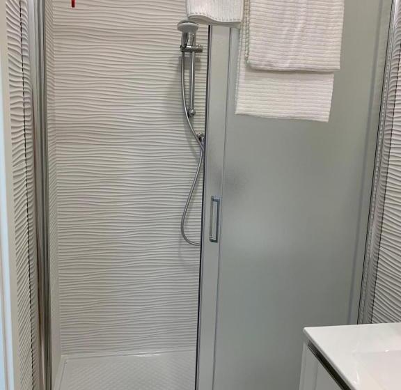 اتاق لوکس سه تخته, Torre Dei Mori Boutique Rooms B&b