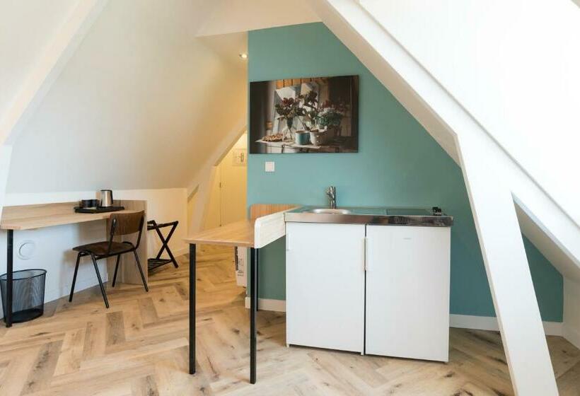 デラックスの4人部屋, Hof Van Holland