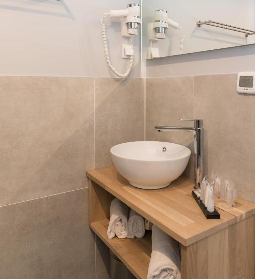 スタンダードトリプルルーム, Hof Van Holland