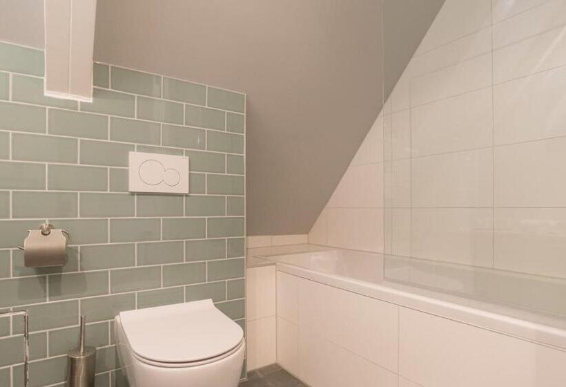 デラックスの4人部屋, Hof Van Holland