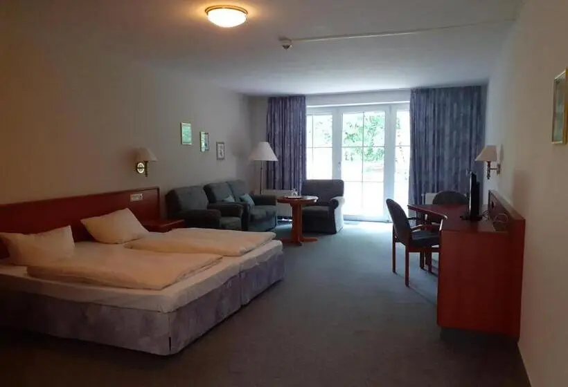 庭の見えるジュニアスイート, Parkhotel Keck Castillo Del Bosque