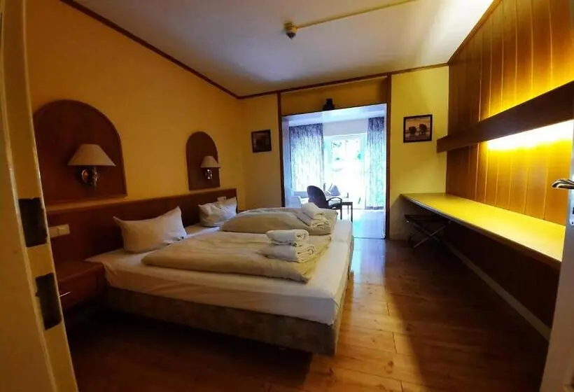 庭の見えるジュニアスイート, Parkhotel Keck Castillo Del Bosque