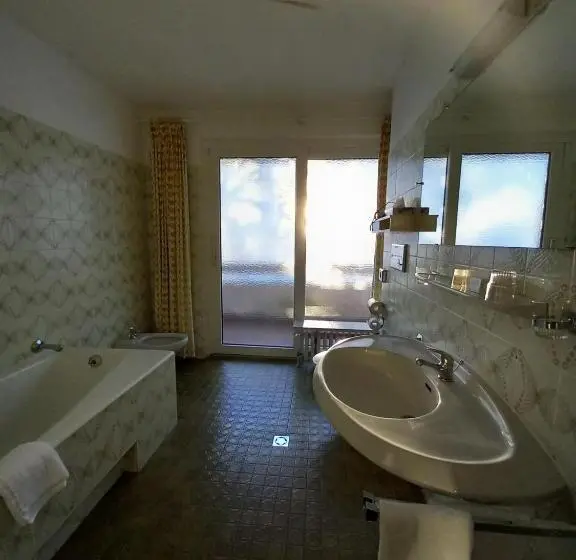 スタンダードトリプルルーム, Parkhotel Keck Castillo Del Bosque