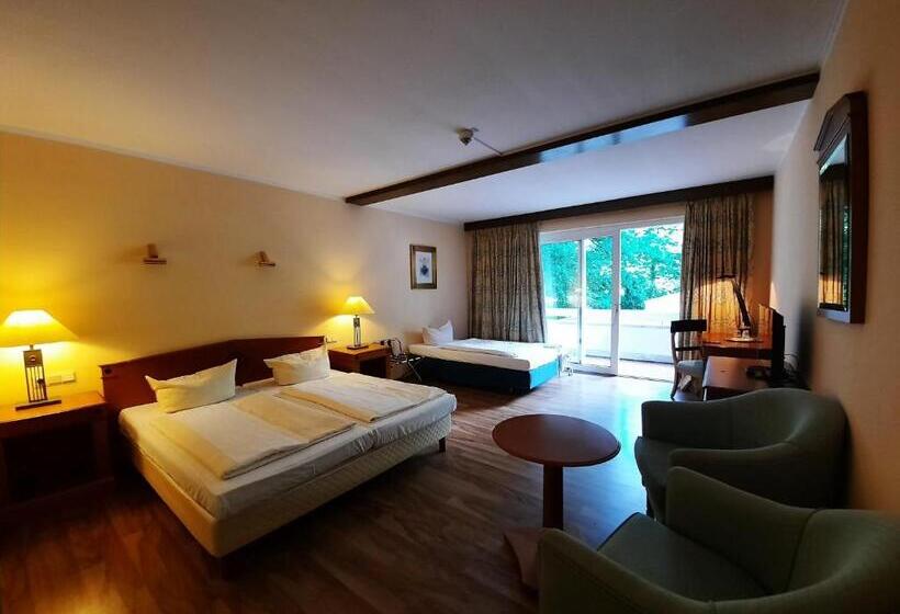 חדר סטנדרט לשלושה, Parkhotel Keck   Castillo Del Bosque