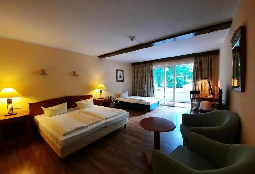 スタンダードトリプルルーム, Parkhotel Keck Castillo Del Bosque