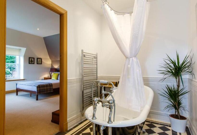 غرفة سوبيريور سرير كينج, St Andrews House