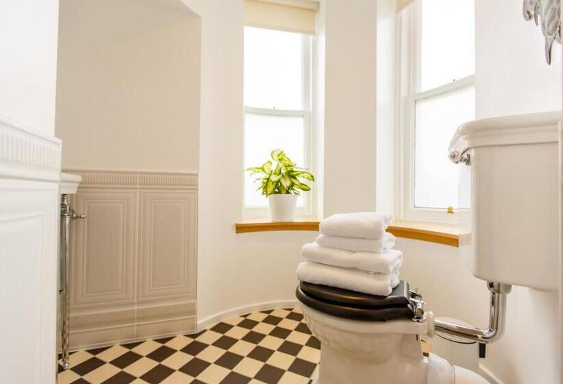 غرفة سوبيريور سرير كينج, St Andrews House