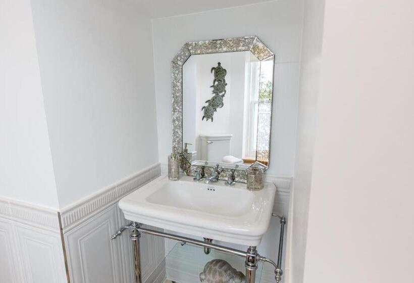 غرفة سوبيريور سرير كينج, St Andrews House