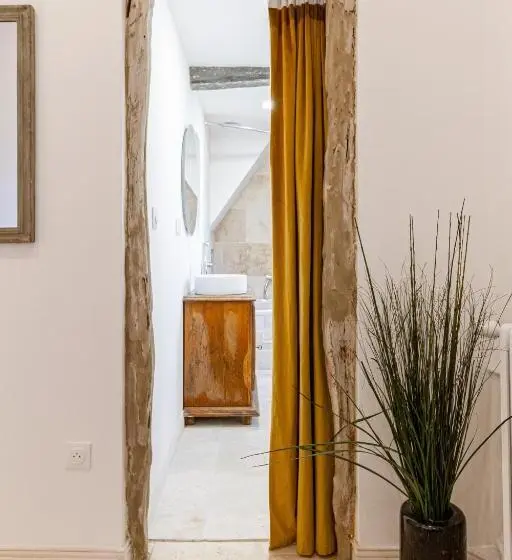 スイート, B&b Du Couvent, Chambre Aux Paons