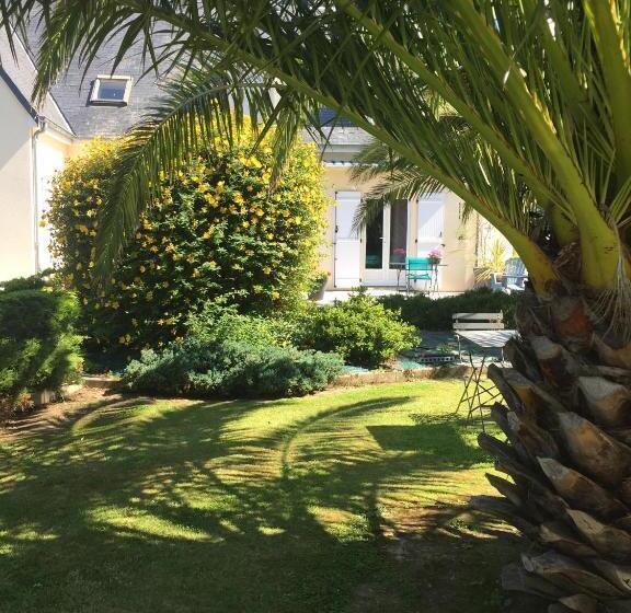 غرفة قياسية مطلّة علي الحديقة, Côté Jardin Des Charmilles