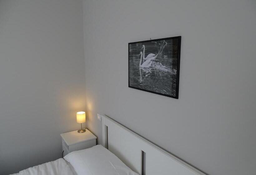 غرفة قياسية, Corte Isolo