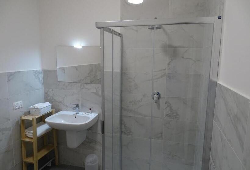 غرفة قياسية رباعية, Corte Isolo