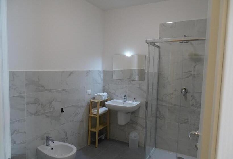 غرفة قياسية رباعية, Corte Isolo