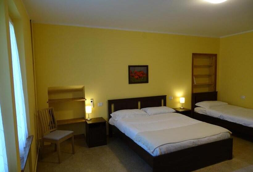 غرفة قياسية رباعية, Corte Isolo