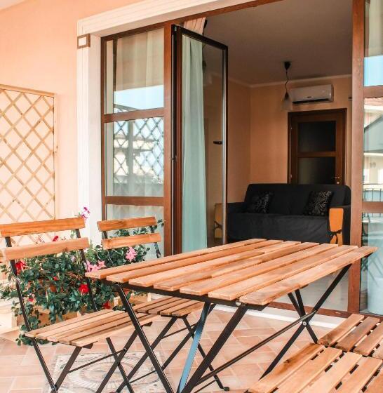 带1个卧室的带阳台的公寓, Magna Grecia B&b E Appartamenti