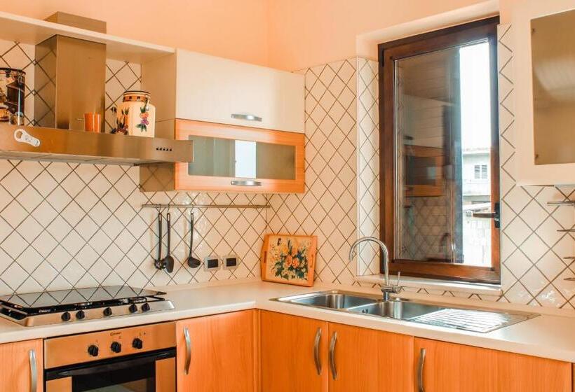 带1个卧室的带阳台的公寓, Magna Grecia B&b E Appartamenti