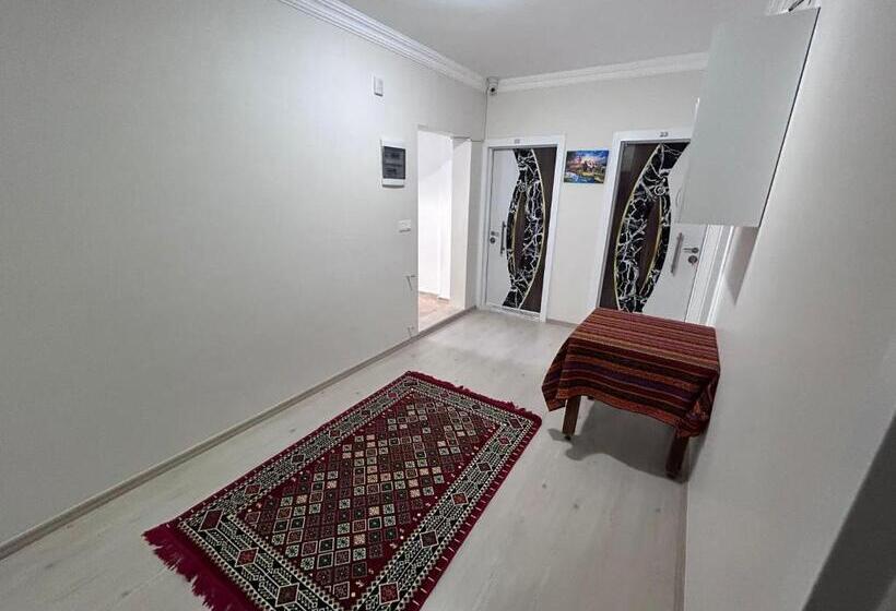 Quarto Triplo Estandar, Paradise House